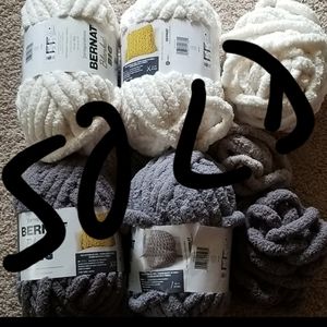 Bernat Blanket BIG Yarn-----SOLD